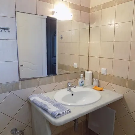 Kolona Apartments Lixouri